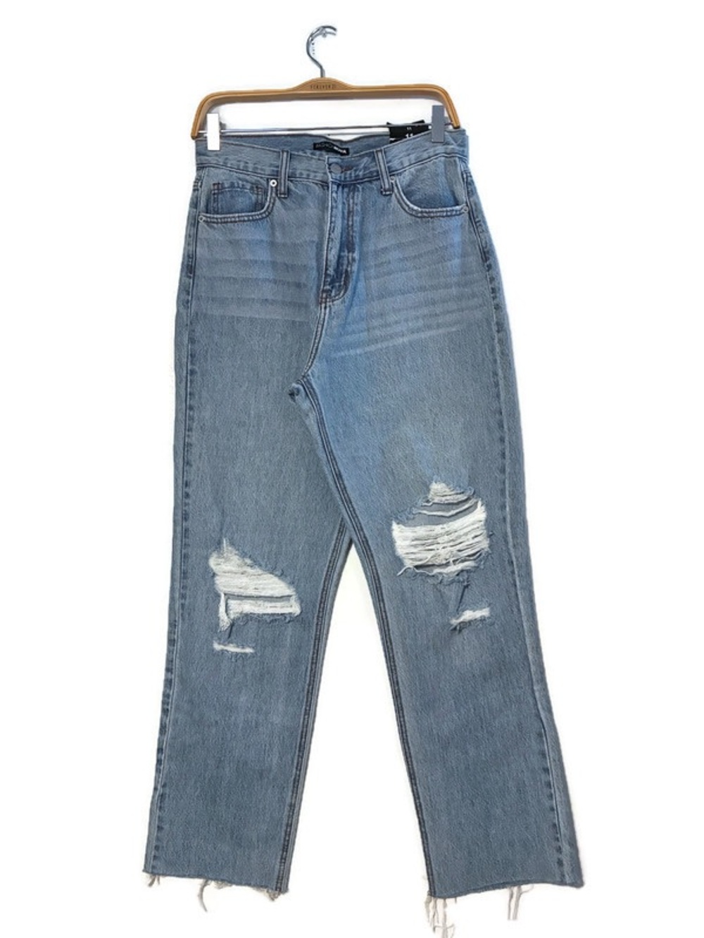NWT Fashion Nova Distressed High Rise Mom Jeans 100% cotton Junior’s size 11 30